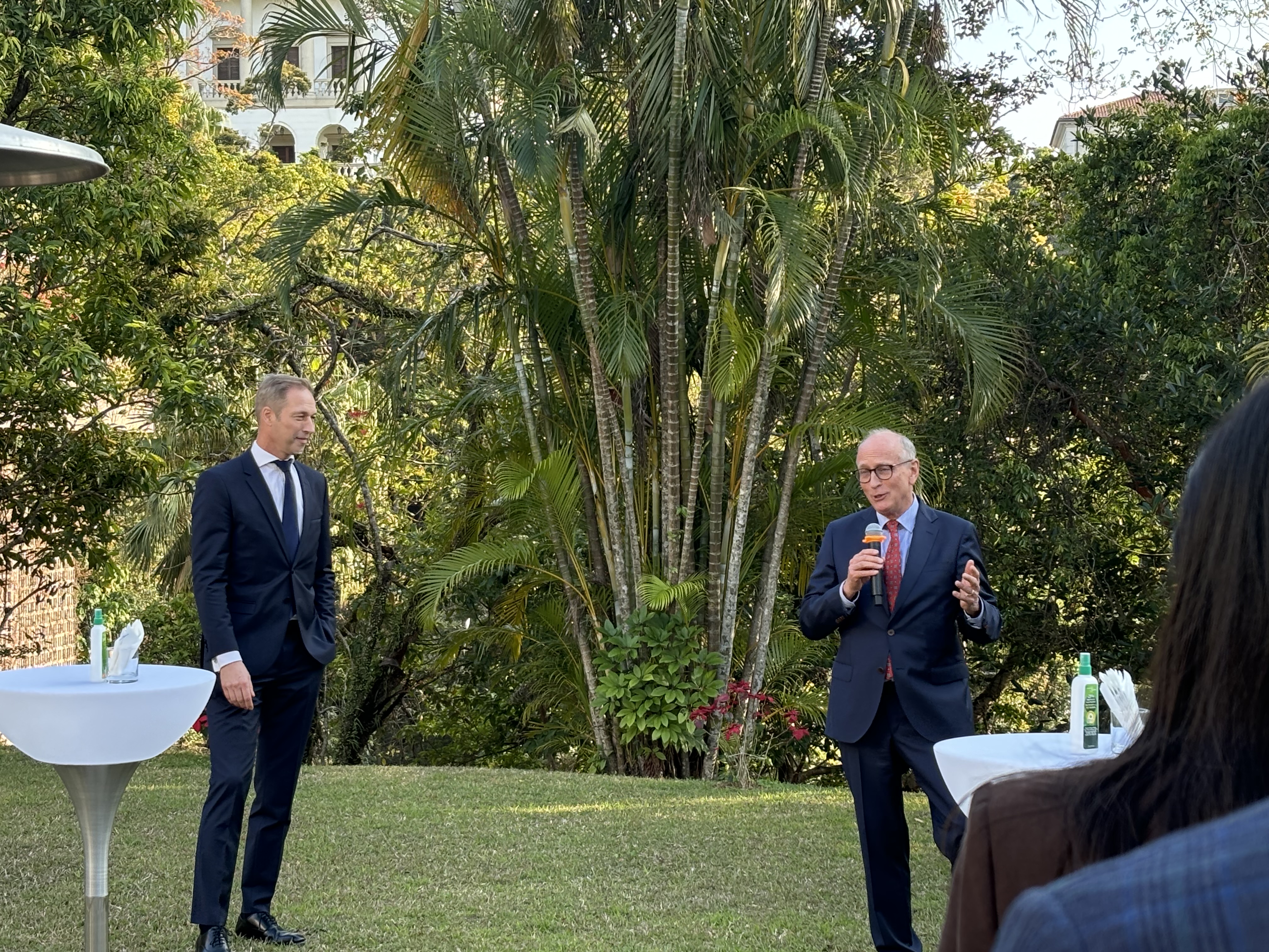 Maurits Ter KuileHans Schikan